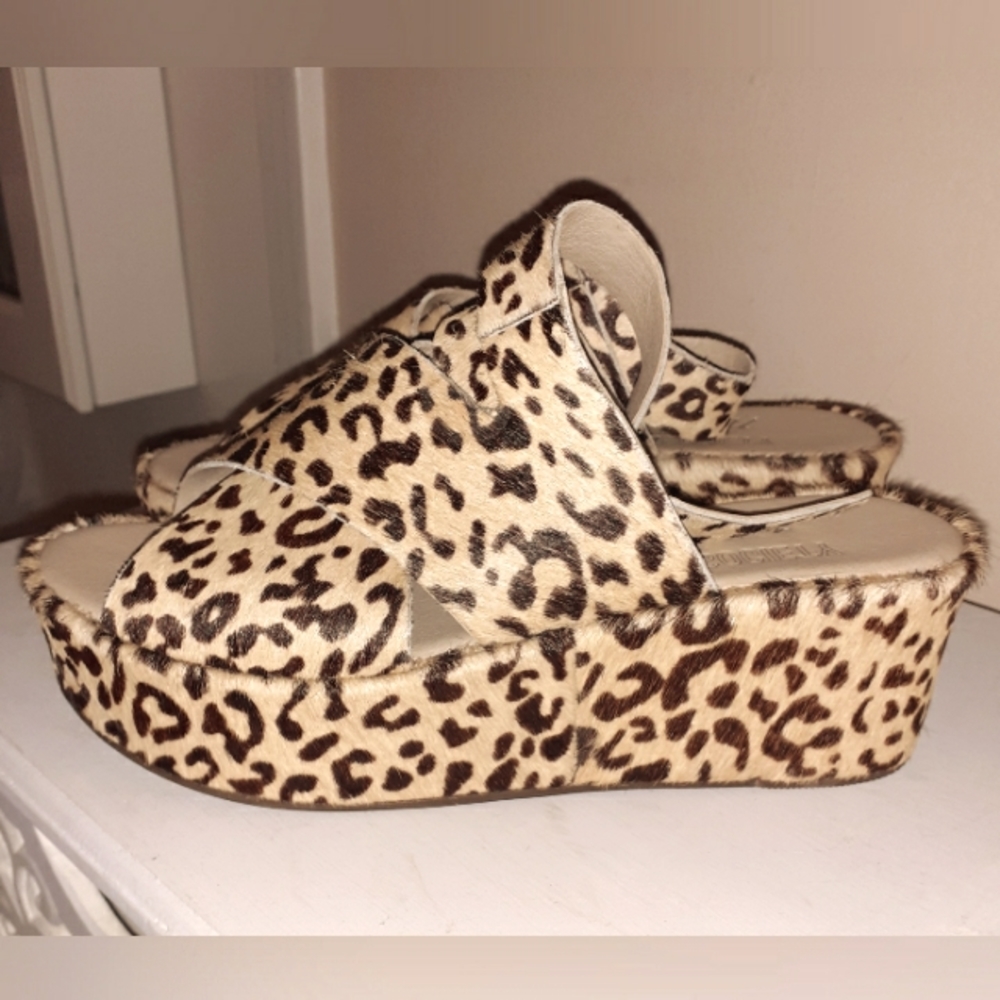 Matisse/Muse Society Women's Runway Animal print platform/wedge Sz.7 NWOT'